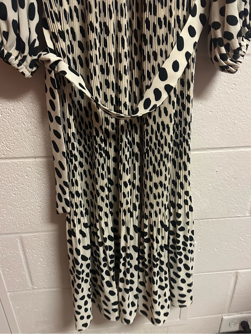 AYR The Who’s She Dress in Hot Dot Size Medium Midi Polka Dot Pleated Tie Waist - Picture 9 of 12